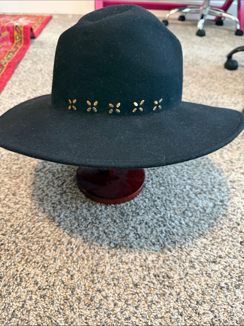 Universal threads wool hat in black with embellishments